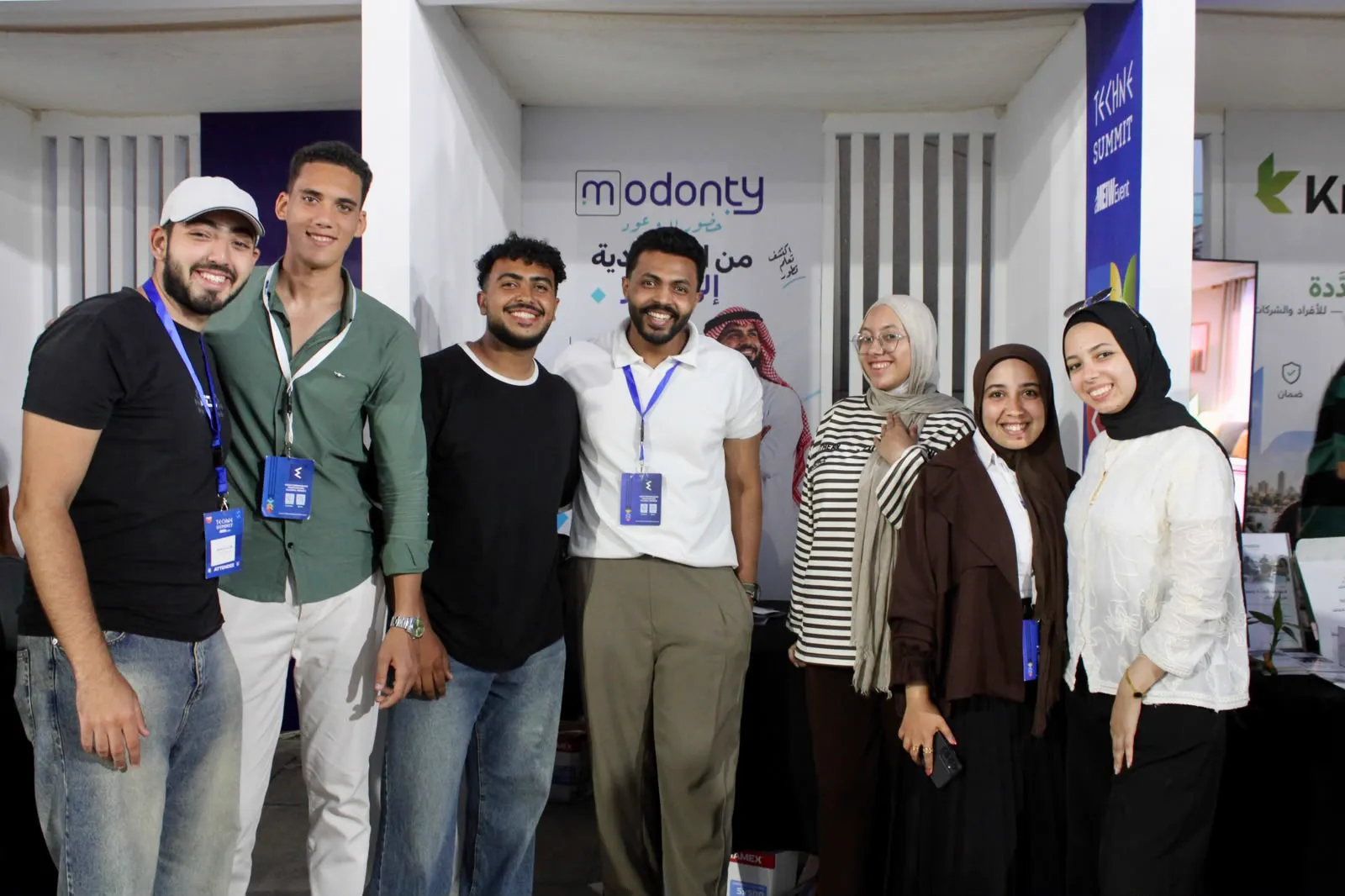 فريق مدونتي أمام البوث في Techne الإسكندرية ٢٠٢٦